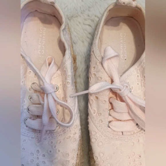 H&M Divided Shoes - Picture 2 of 7